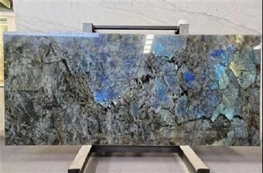 Papak Granit Biru Labradorit