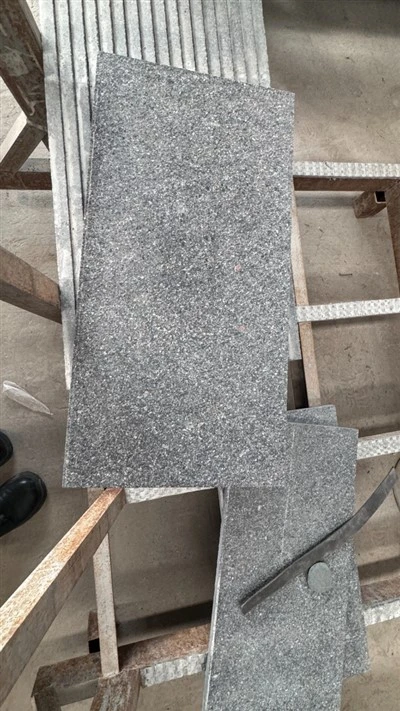 Kolam Porphyry Hijau Itali Mengatasi